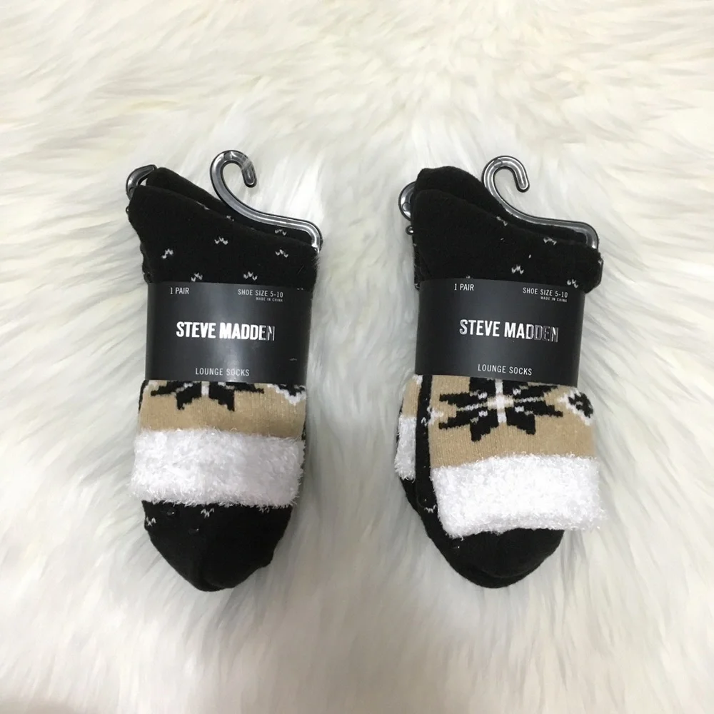NWT Steve Madden Cabin Socks a set of 2 pairs